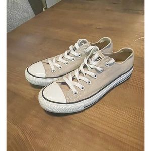 Converse gently used size 8
